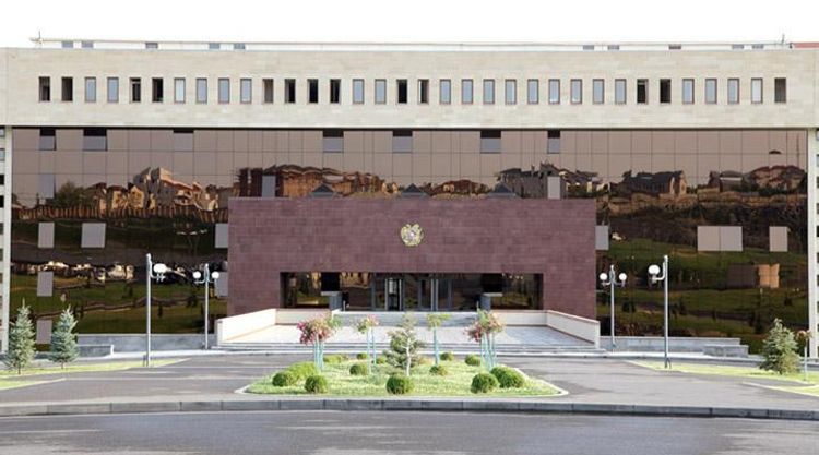 В Армении некоторые высокопоставленные генералы не присоединились к требованию об обставке Пашиняна