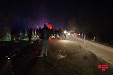 В Гейчае столкнулись два ВАЗ-а, ранены 5 человек - ФОТО