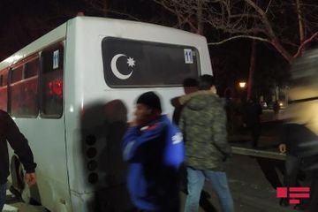 В Гяндже микроавтобус столкнулся с автомобилем, ранены 5 человек - ОБНОВЛЕНО - ФОТО