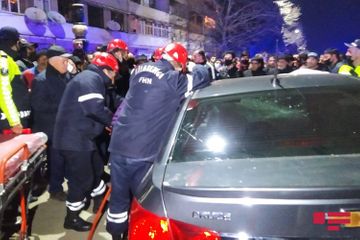 В Гяндже микроавтобус столкнулся с автомобилем, ранены 5 человек - ОБНОВЛЕНО - ФОТО