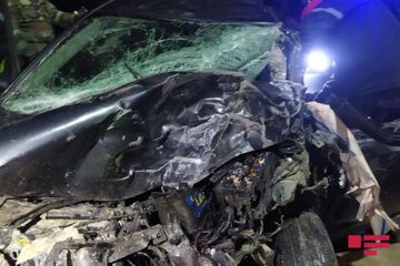 В Гяндже микроавтобус столкнулся с автомобилем, ранены 5 человек - ОБНОВЛЕНО - ФОТО