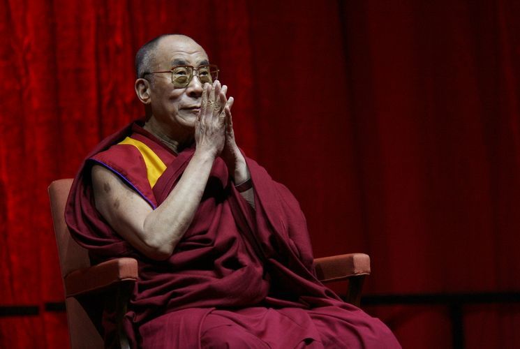 Далай-лама привился вакциной от коронавируса