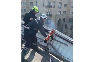Аварийно-спасательные подразделения МЧС устраняют последствия сильного ветра – ФОТО – ВИДЕО