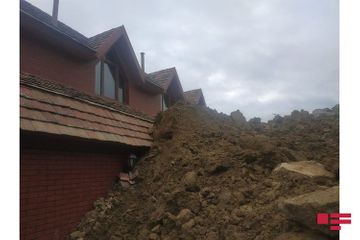 Глава ИВ Сабаильского района побывал в зоне оползня в Бадамдаре – ФОТО  - ОБНОВЛЕНО-3