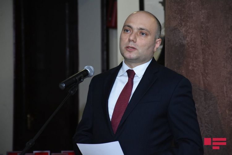 Анар Керимов: В связи с открытием театров обсуждения продолжаются