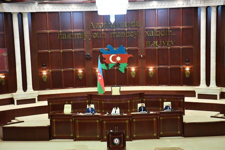 Парламент принял отчет правительства - ОБНОВЛЕНО