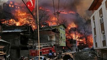Охвативший все село в Турции пожар потушен - ФОТО - ВИДЕО - ОБНОВЛЕНО1