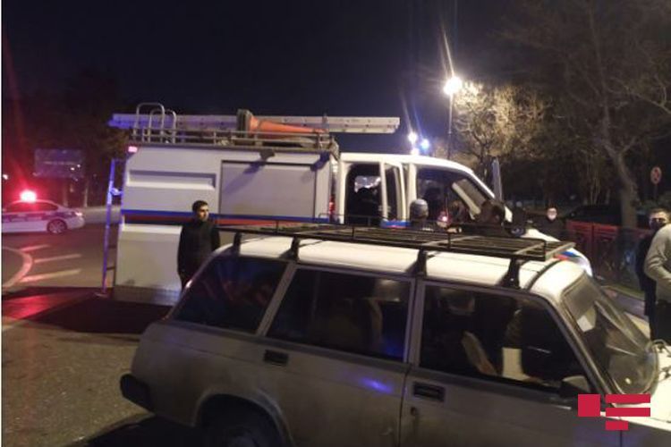 При ДТП в Баку пострадали три человека - ФОТО