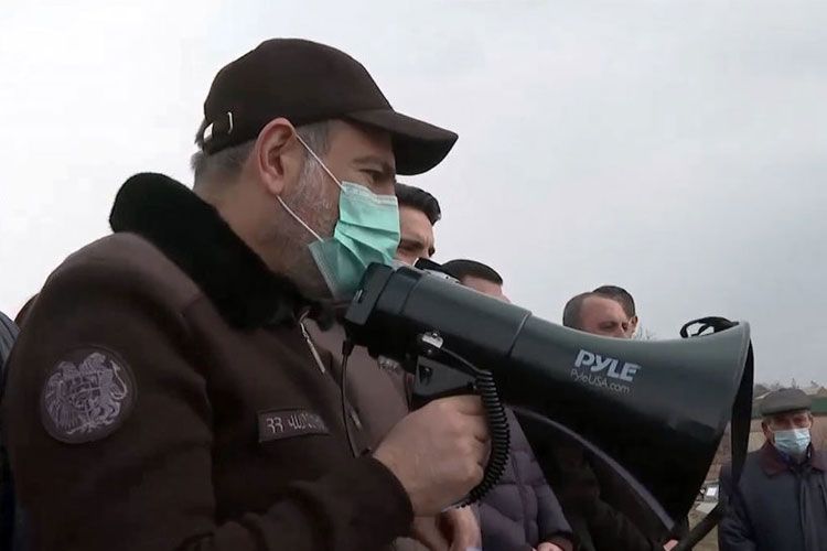 Пашинян не намерен бежать из страны
