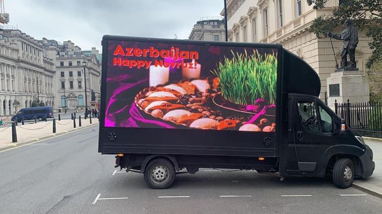В Британии стартовала кампания азербайджанцев по случаю праздника Новруз - ФОТО