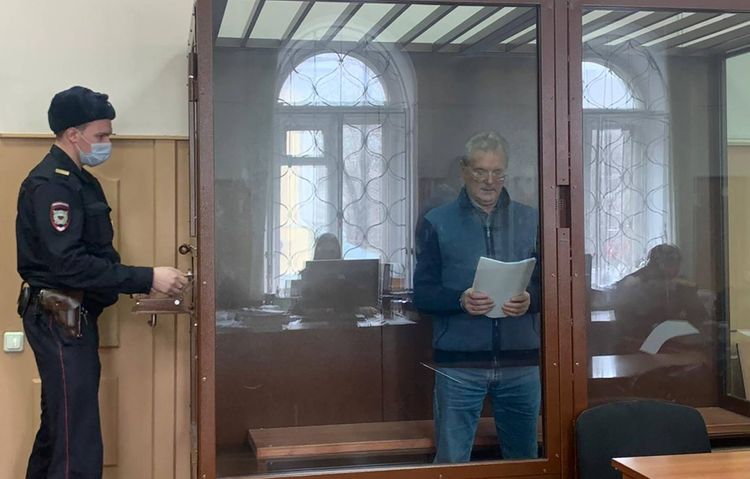 В России губернатора арестовали на два месяца по обвинению в получении взятки