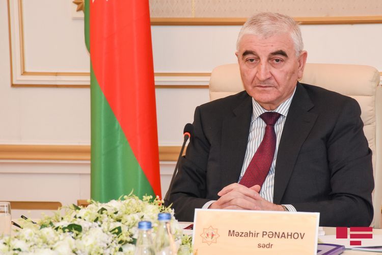 Мазахир Панахов награжден орденом «Шараф»