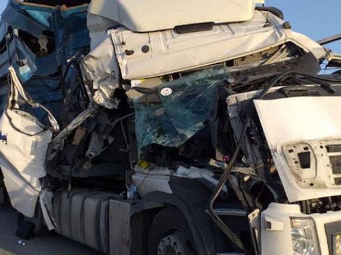 В Агджабеди столкнулись два автомобиля, есть погибший
