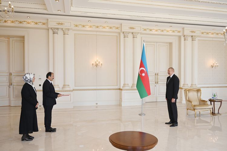 Президент Ильхам Алиев принял верительные грамоты нового посла Турции - ОБНОВЛЕНО