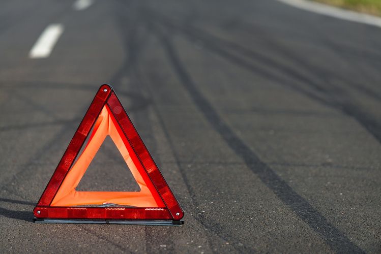 В Загатале автомобиль столкнулся с трактором, два человека пострадали