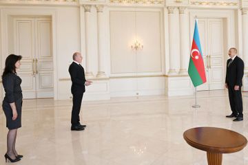 Президент Ильхам Алиев принял верительные грамоты нового посла Сербии в Азербайджане - ОБНОВЛЕНО