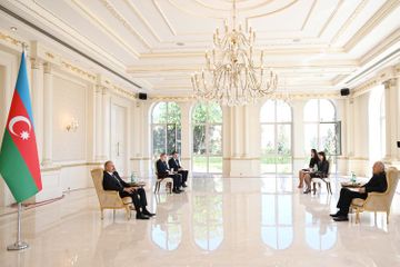 Президент Ильхам Алиев принял верительные грамоты нового посла Сербии в Азербайджане - ОБНОВЛЕНО