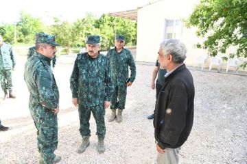 Помощник президента и начальник Госпогранслужбы побывали на границе с Арменией