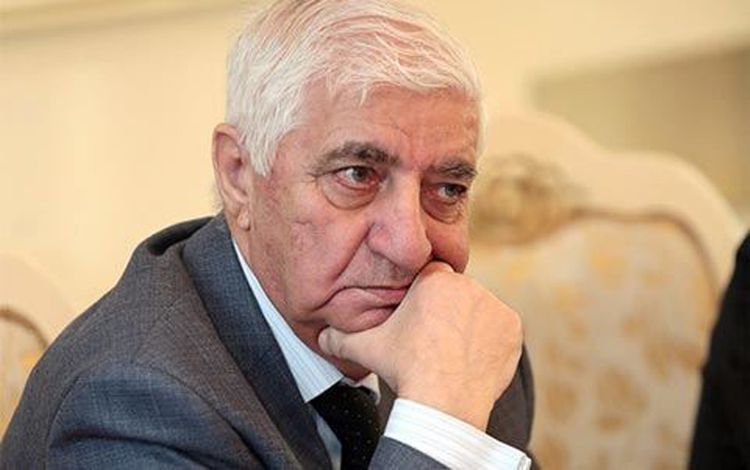 Умер народный поэт Азербайджана Фикрет Годжа