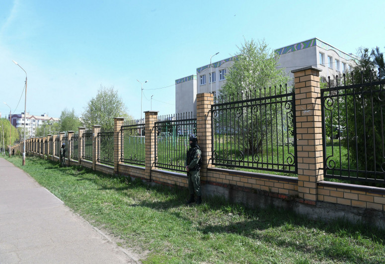 Стрелявший в казанской школе установил в раздевалке бомбу