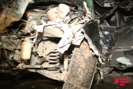 В Исмаиллы автомобиль врезался в дерево, погиб водитель-ФОТО 