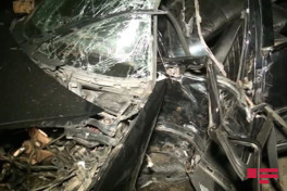 В Исмаиллы автомобиль врезался в дерево, погиб водитель-ФОТО 