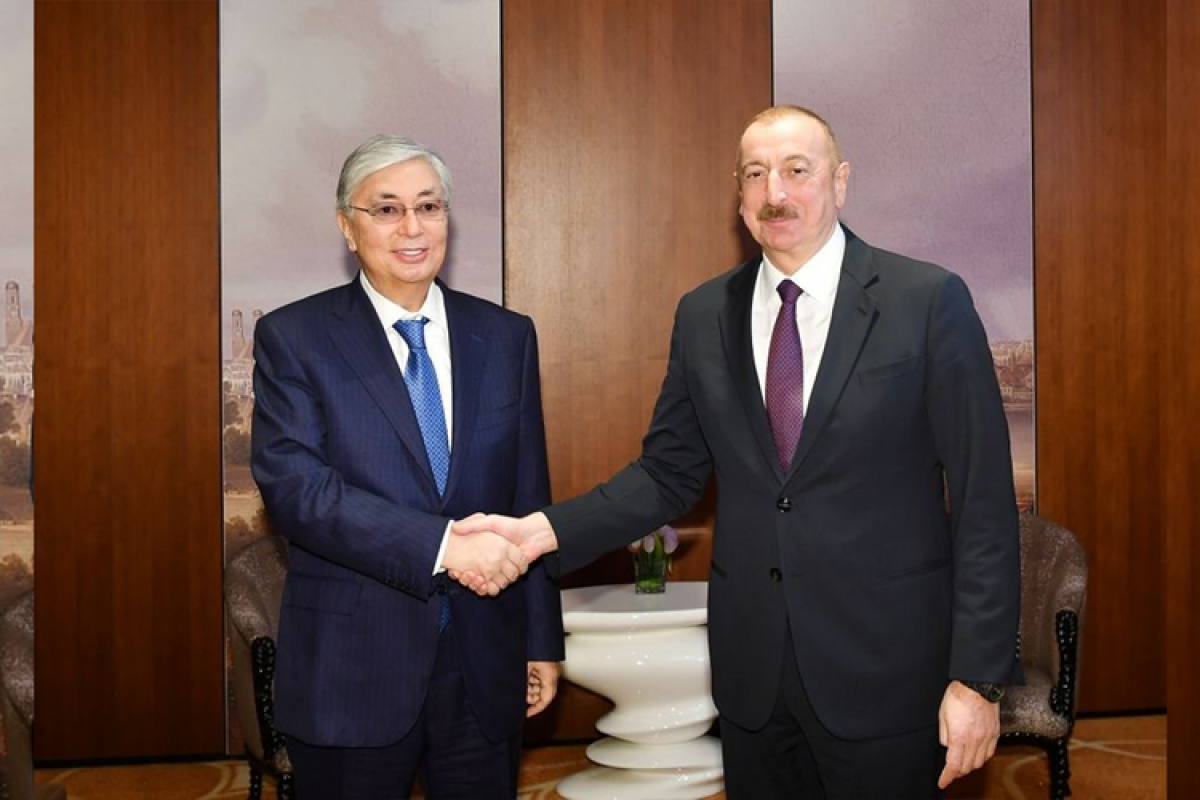 Глава Казахстана поздравил президента Ильхама Алиева