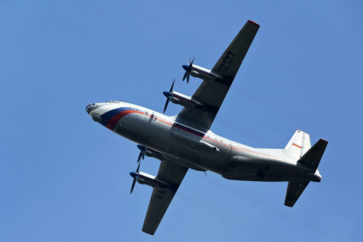 Самолет Ан-12