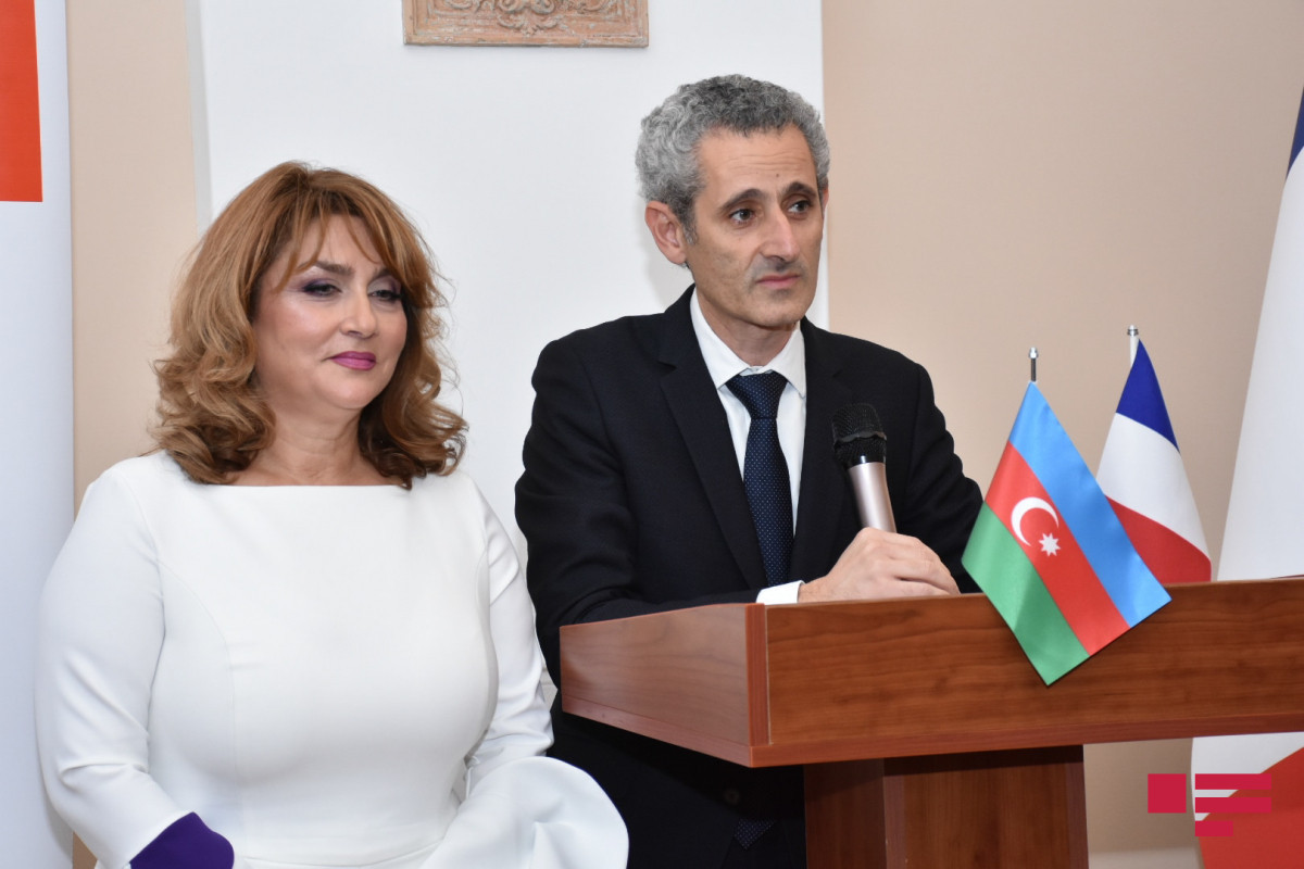 Рейхан Гусейнова, Закари Гросс