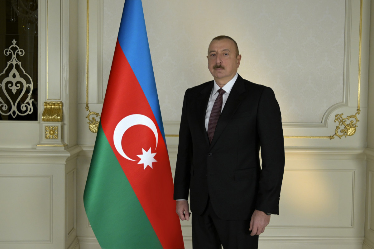 Президент Ильхам Алиев поздравил премьер-министра Японии