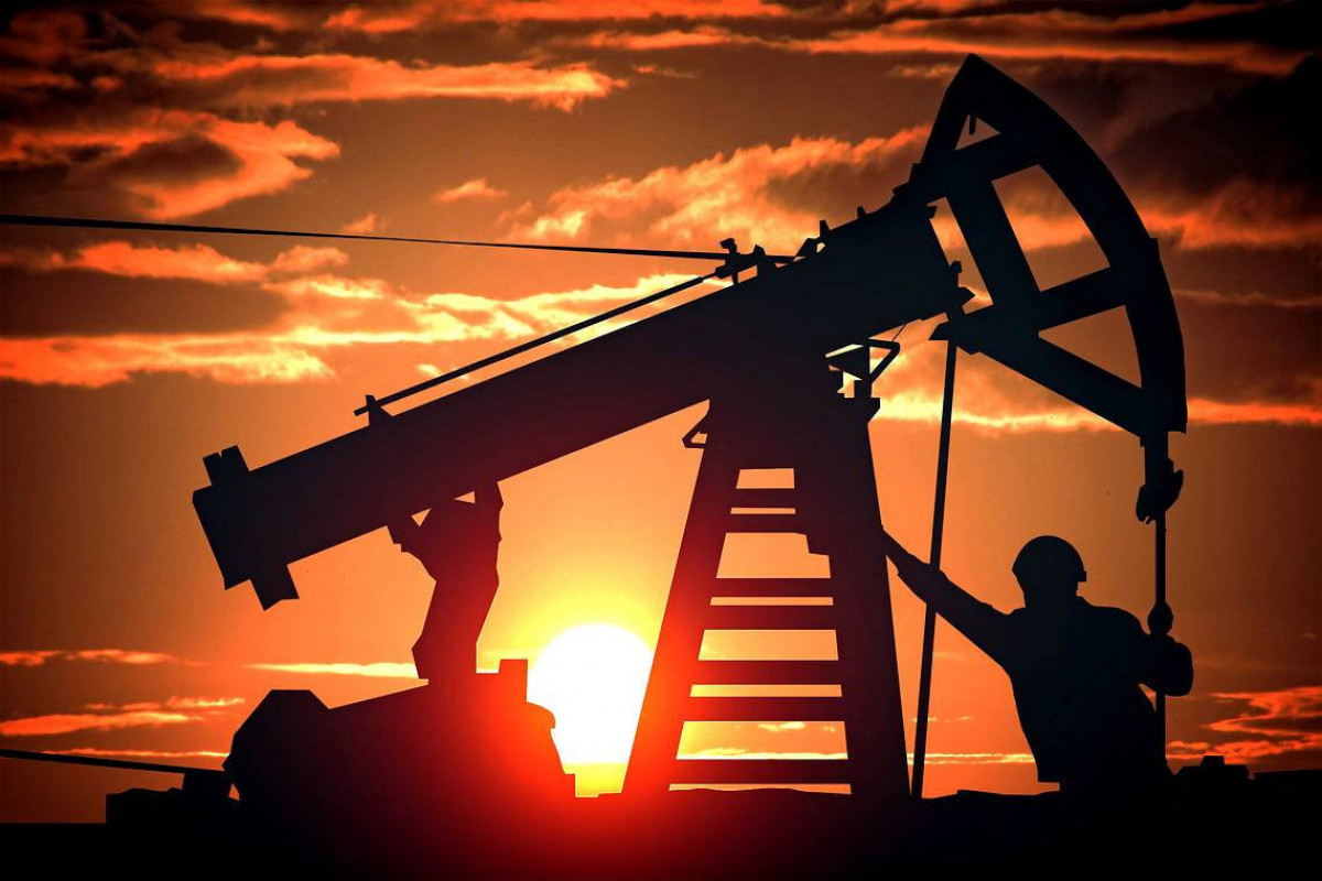 Всемирный банк повысил прогноз по средней цене на нефть