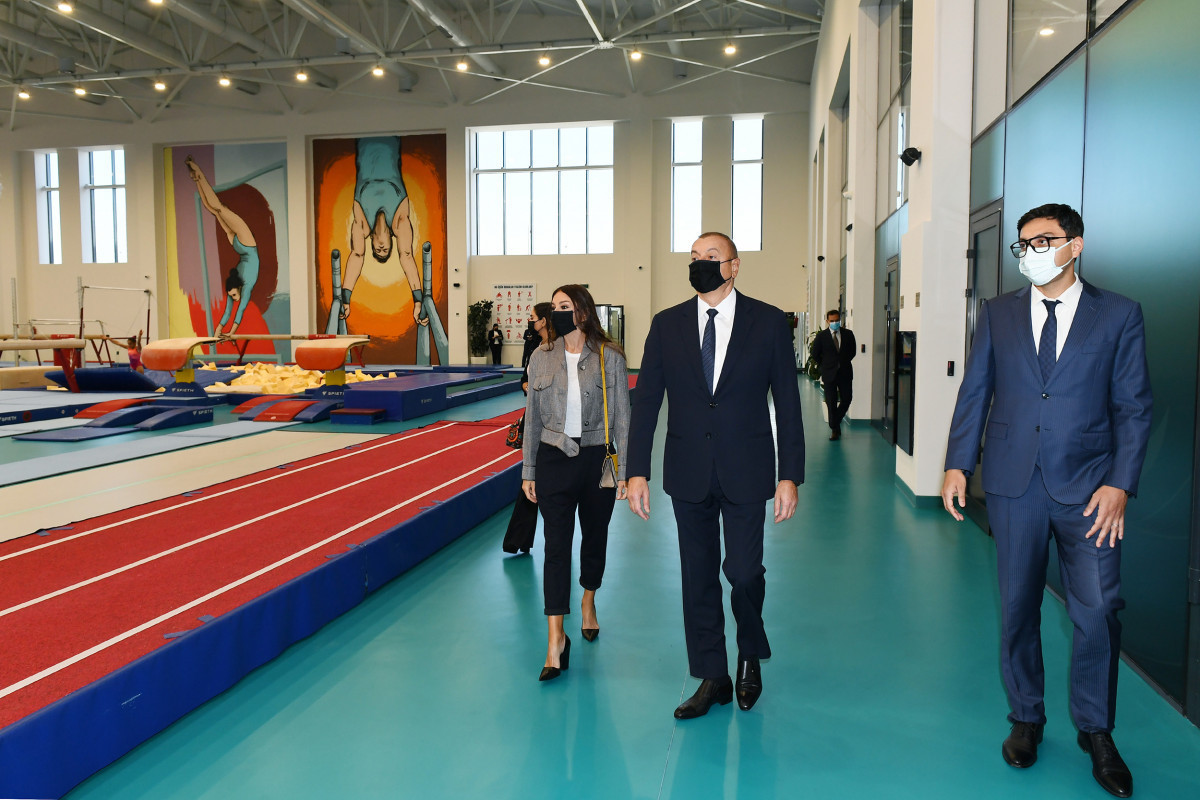 Президент и первая леди ознакомились с условиями, созданными в новом тренировочном здании Национальной гимнастической арены