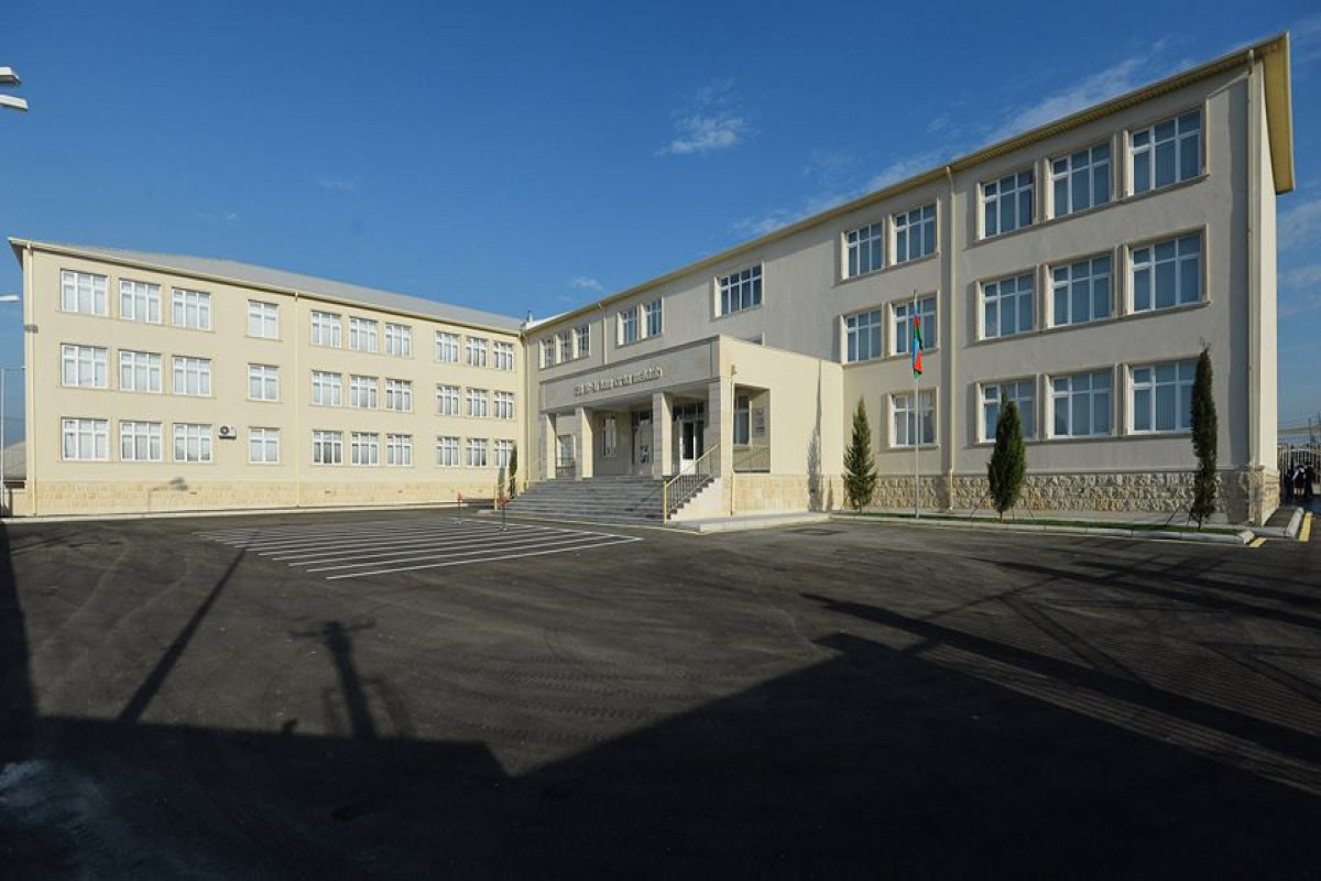 Администрация бакинской школы отвергла сообщения о суициде учащегося
