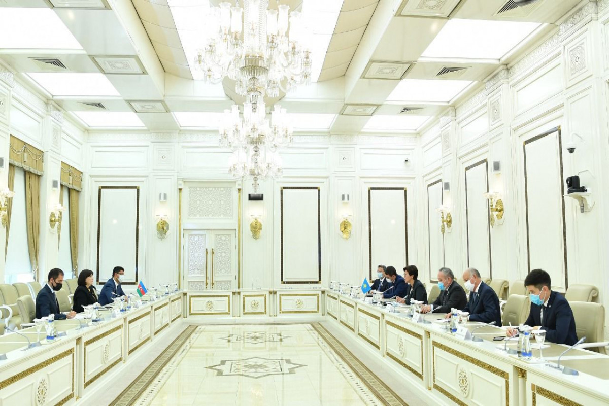 Сахиба Гафарова встретилась с делегацией парламента Казахстана 
