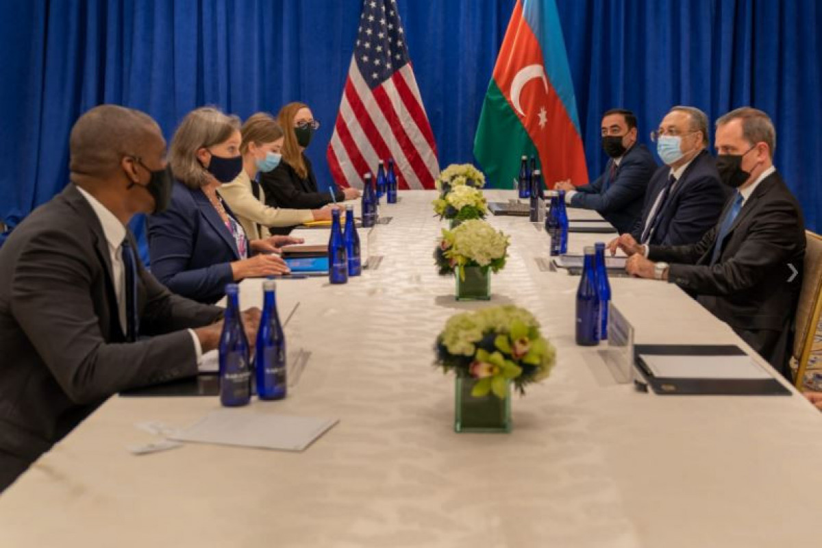 Джейхун Байрамов встретился с замгоссекретаря США по политическим вопросам Викторией Нуланд
