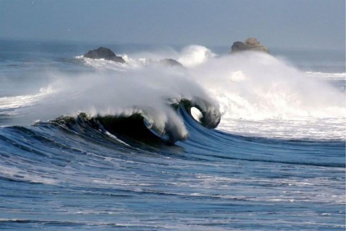 Высота волн в Каспийском море достигла 2,6 м - ФАКТИЧЕСКАЯ ПОГОДА 