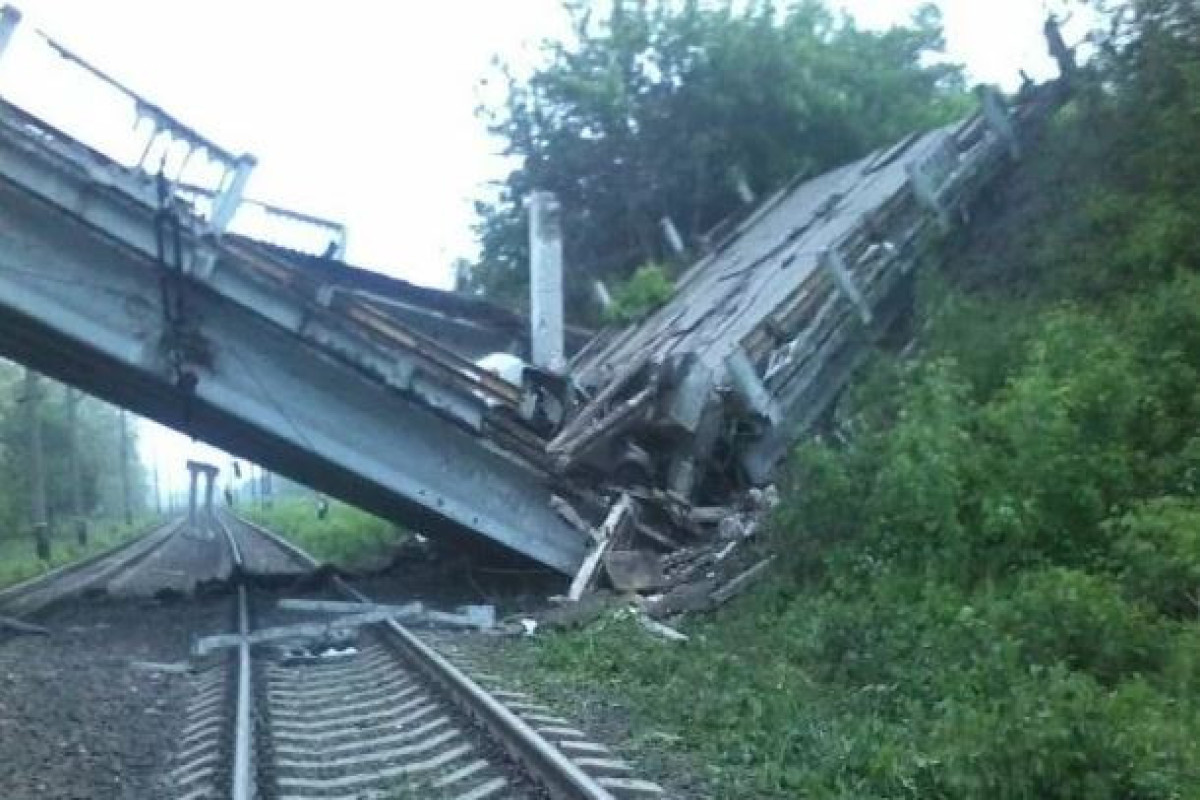Войска РФ пытаются восстановить ж/д мосты в Луганске