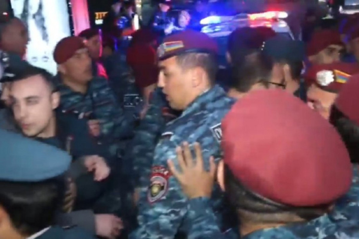 В Армении оппозиция объявила о бессрочной акции протеста