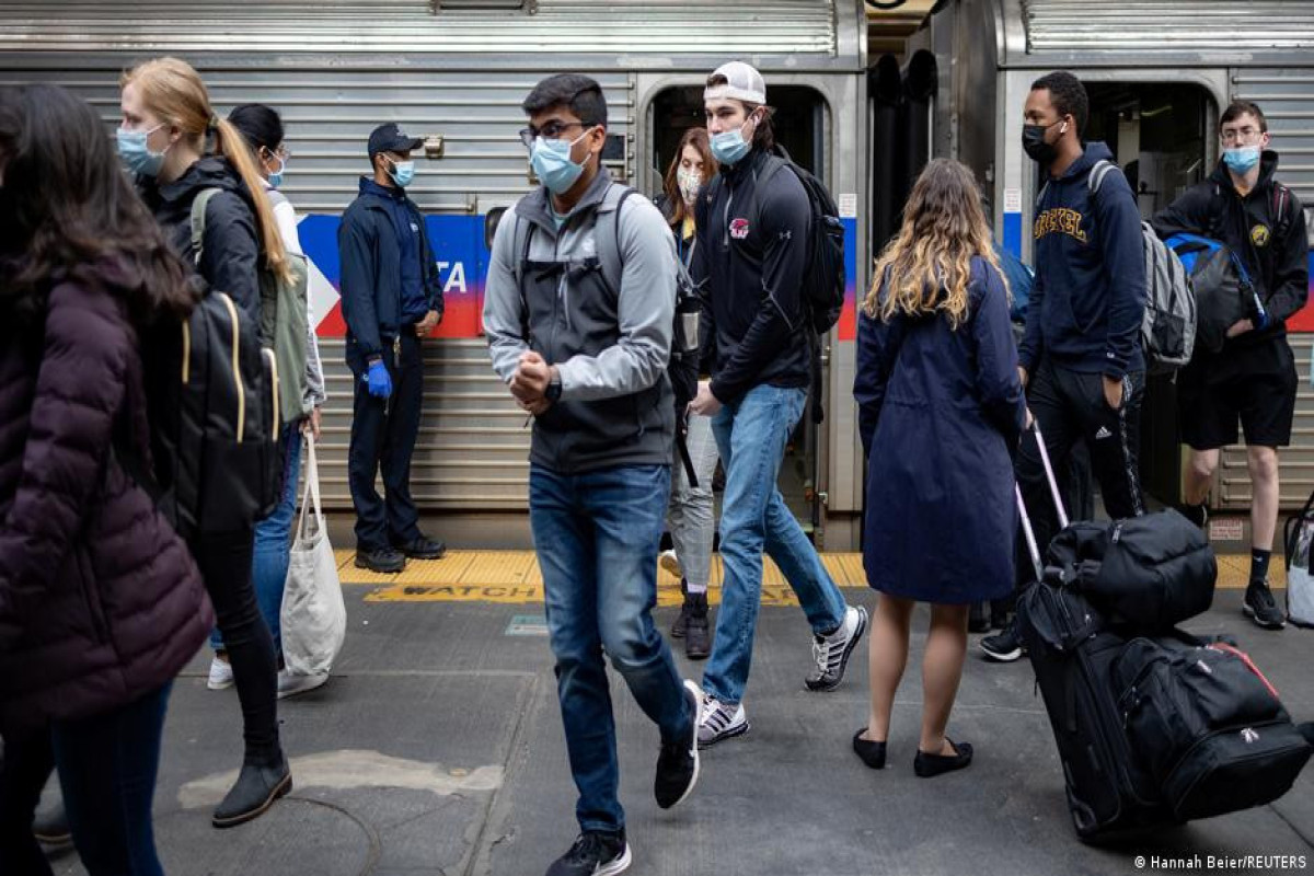 Правительство США оспорит отмену судом ношения масок в общественном транспорте