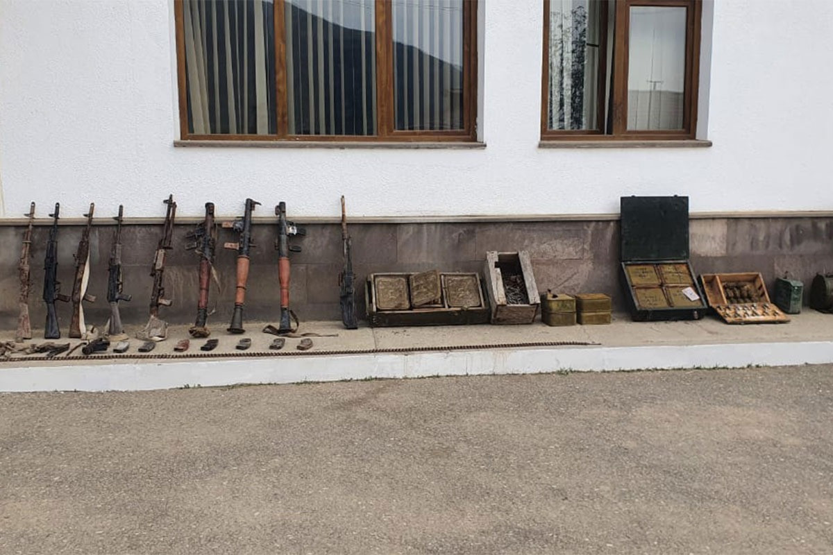 В Ходжавенде обнаружено большое количество боеприпасов