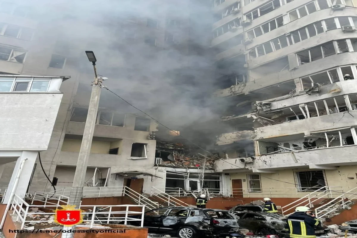 В Одессе нанесен ракетный удар по жилому дому, есть погибшие-ФОТО 