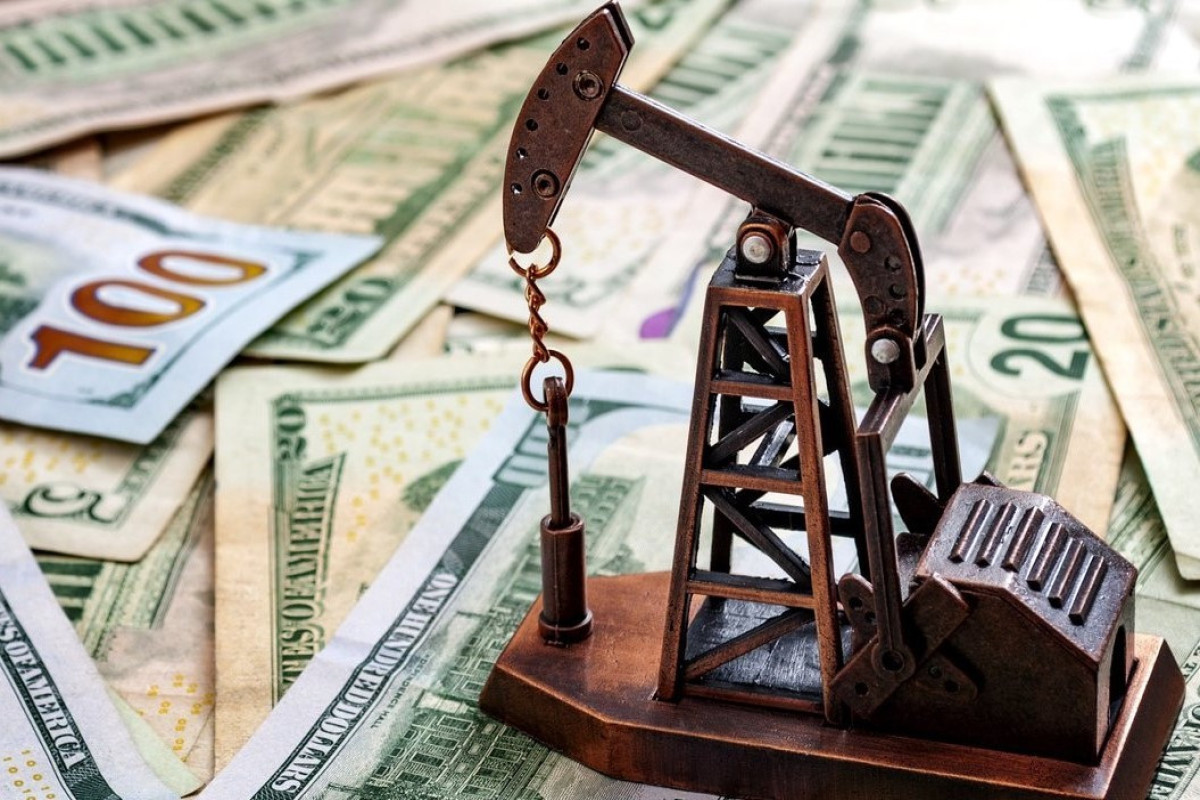 Цена азербайджанской нефти в июле снизилась на 10% 