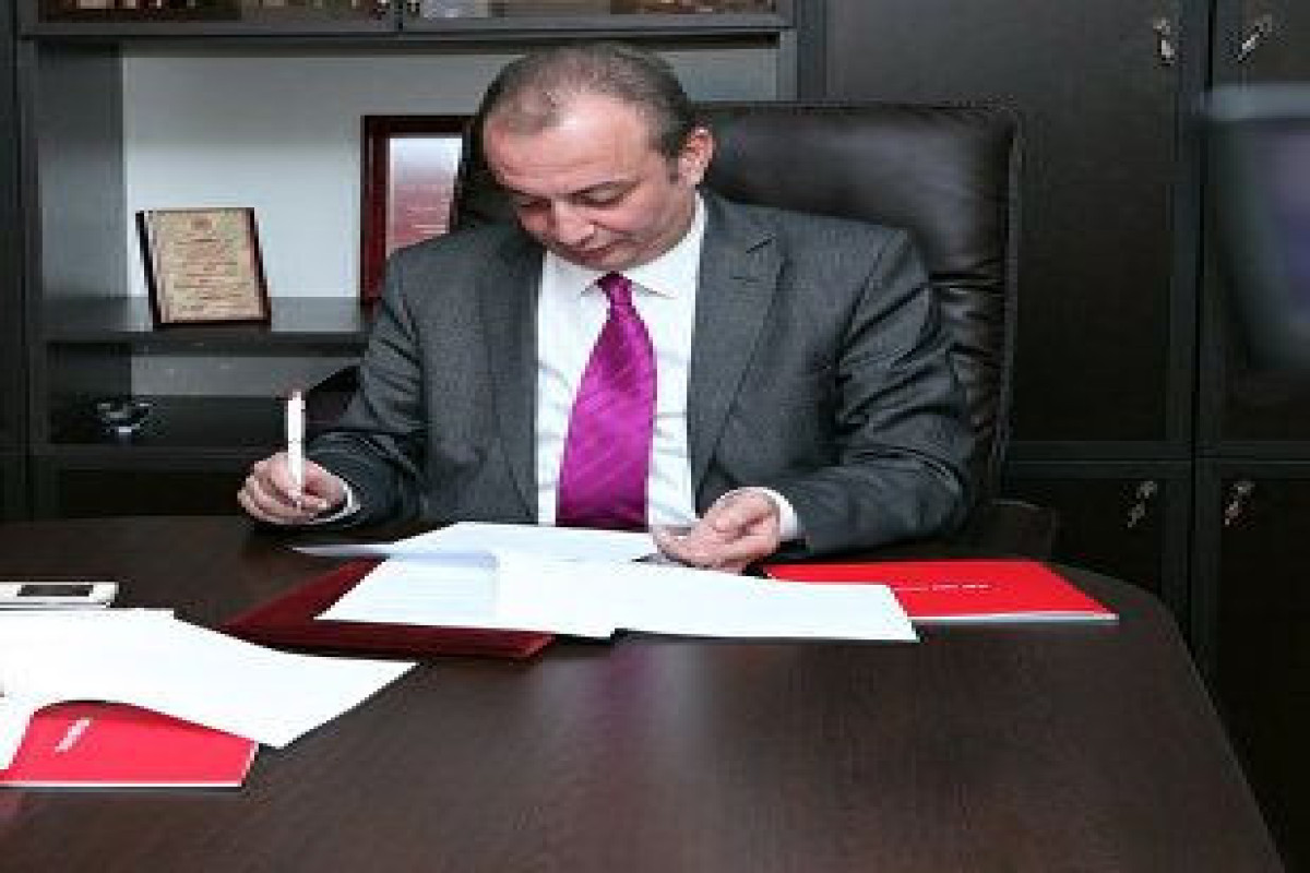 Скончался известный журналист Араз Зейналов