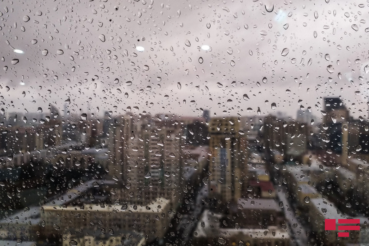 Завтра в Баку ожидается дождь, в горах – снег