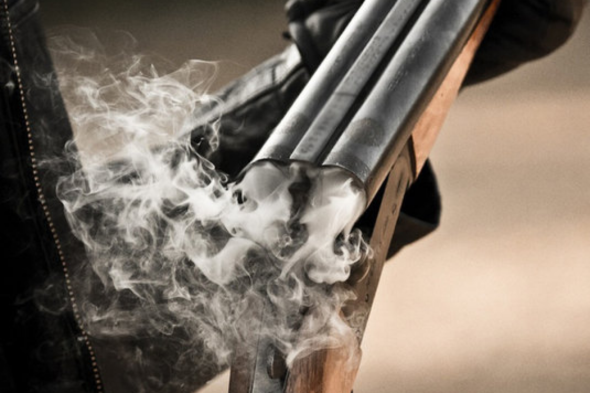 В России неизвестный открыл стрельбу по полицейским, есть раненый