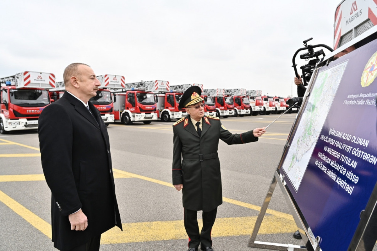 Президент ознакомился с новой техникой спецназначения и автомобилями скорой медицинской помощи-ОБНОВЛЕНО 