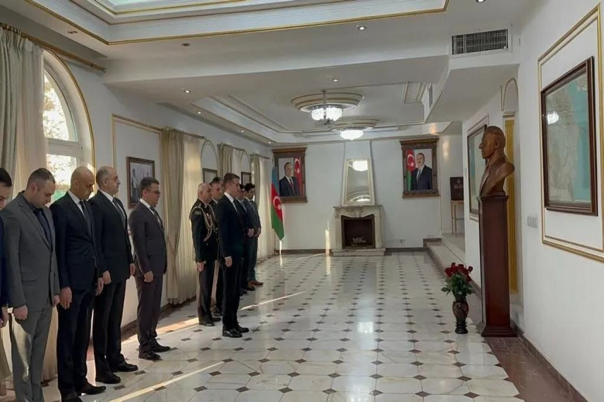 В Тегеране почтили память великого лидера Гейдара Алиева