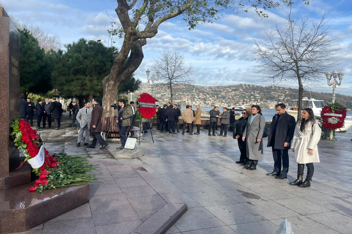 В Стамбуле почтили память Великого лидера Гейдара Алиева
