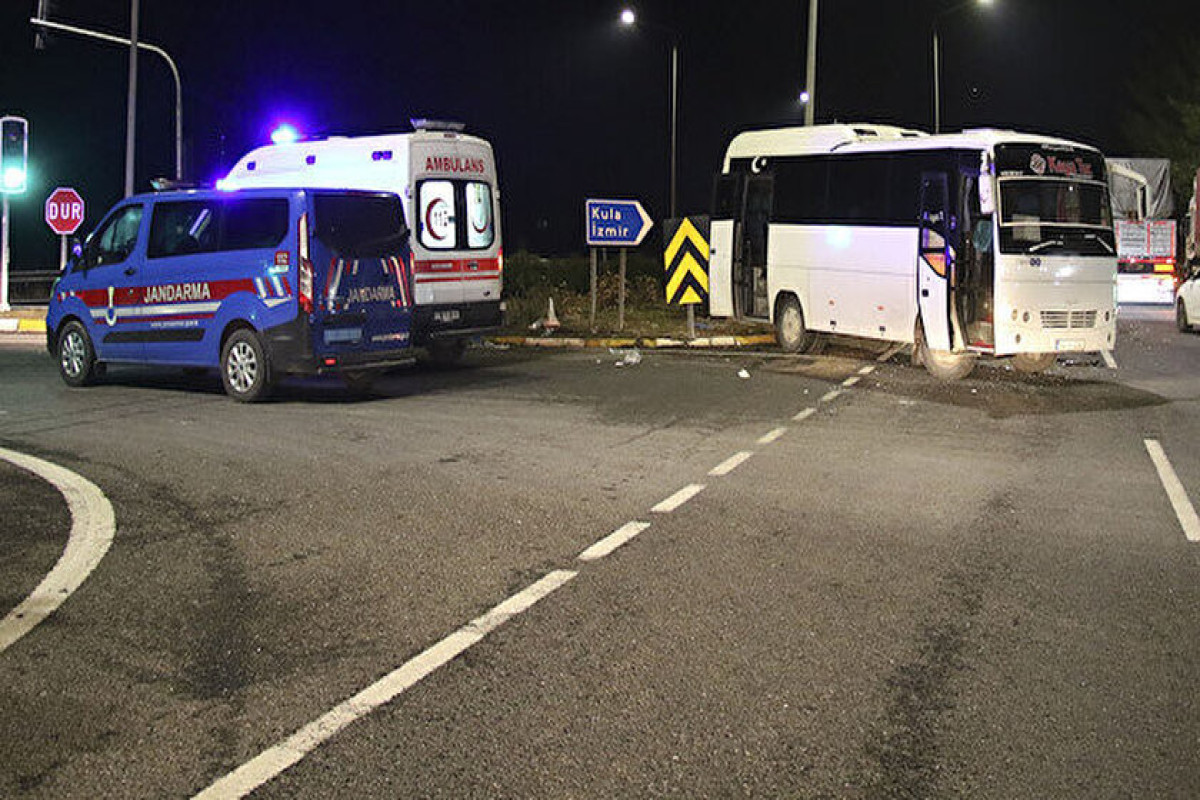 В Турции столкнулись автобус и грузовик, есть пострадавшие