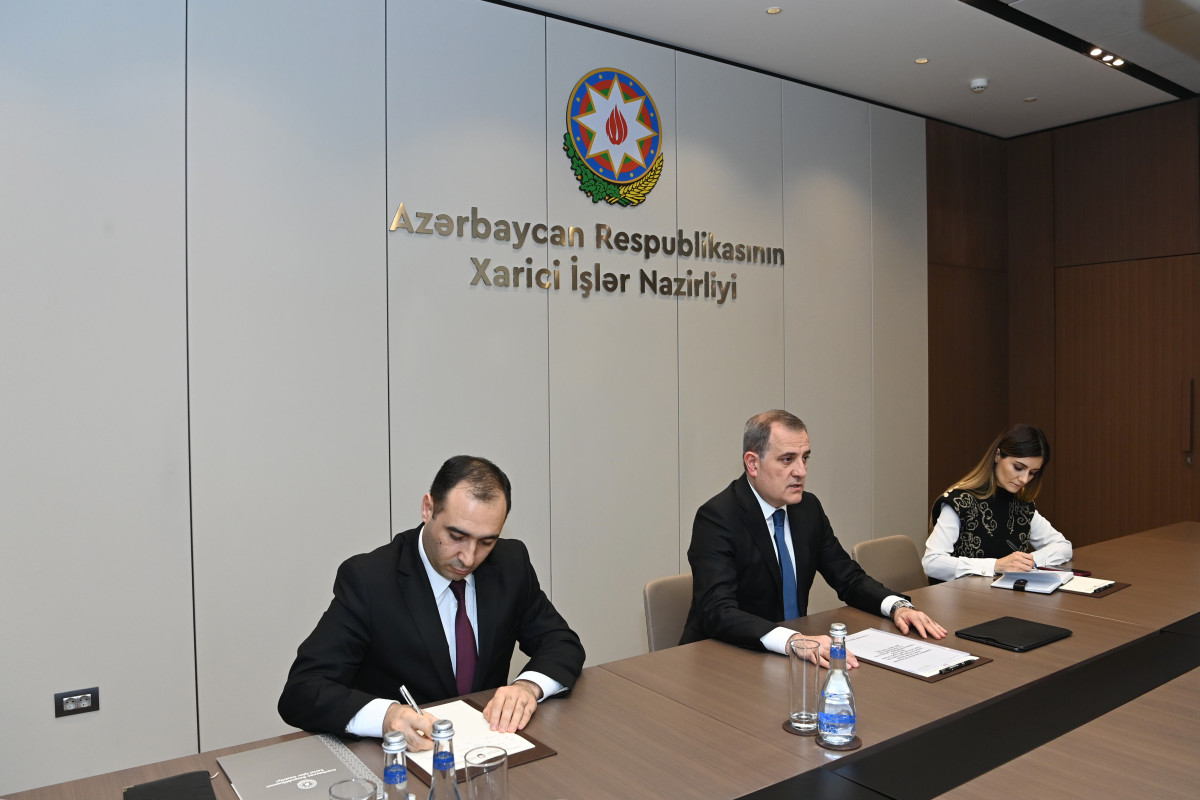 Джейхун Байрамов встретился с Генеральным секретарем Организации тюркских государств